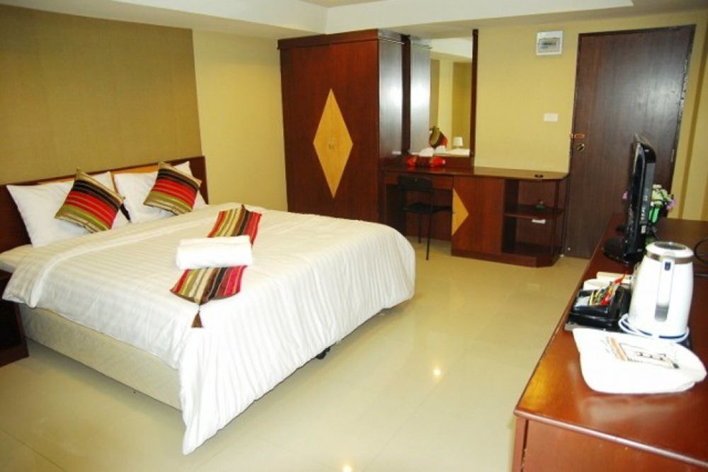 Grannylla Charoenkrung Aparthotel Bangkok Luaran gambar